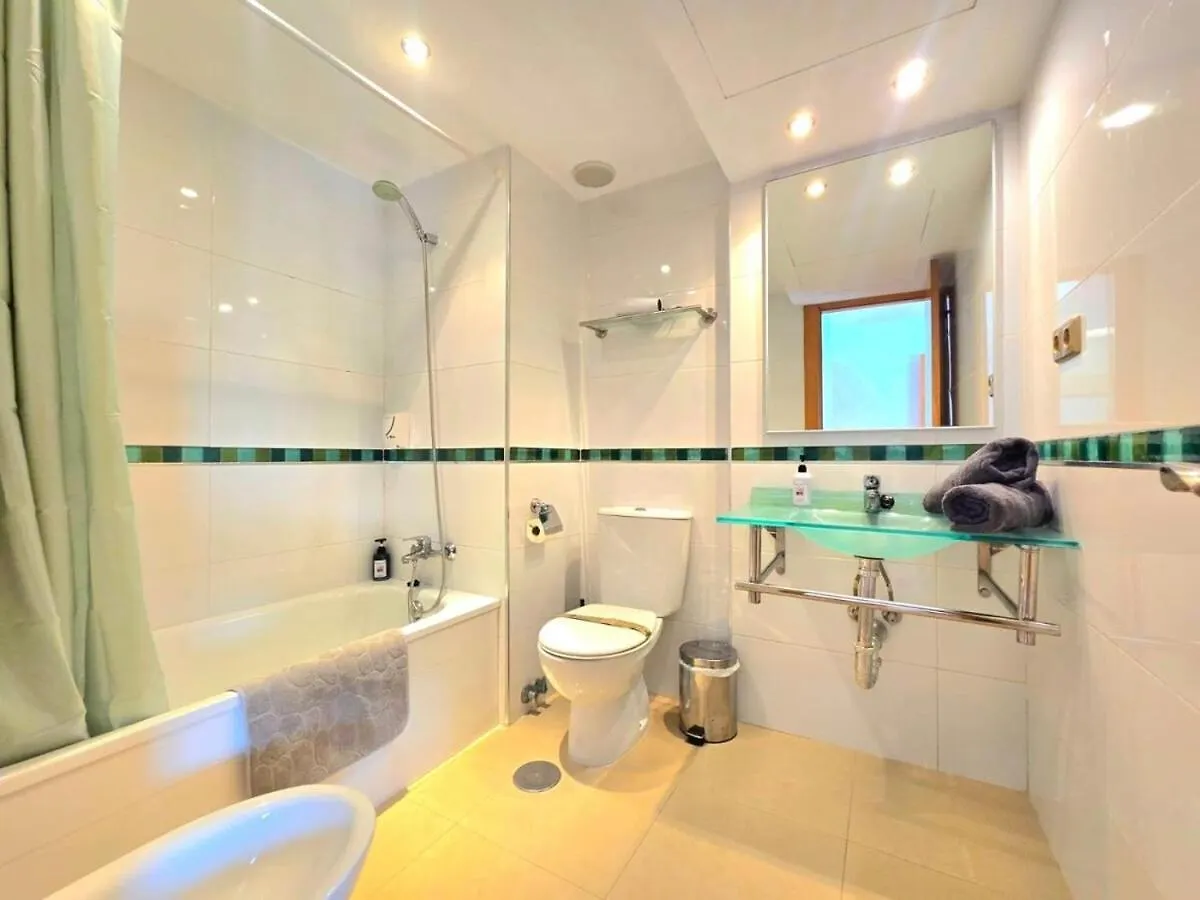 Studio Pepitas With Sea And Pool Views Steps From Puerta Marina And The Beaches By Namaste Elite Benalmádena 0*,  Spanje